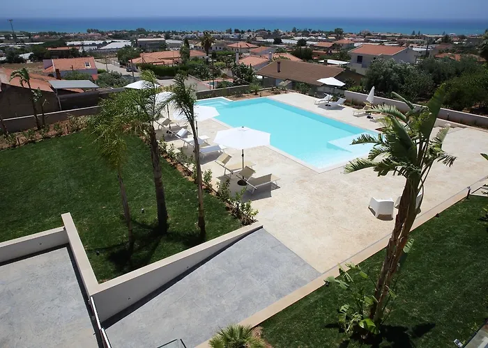 Bed & Breakfast I Giardini Della Castellana 4*